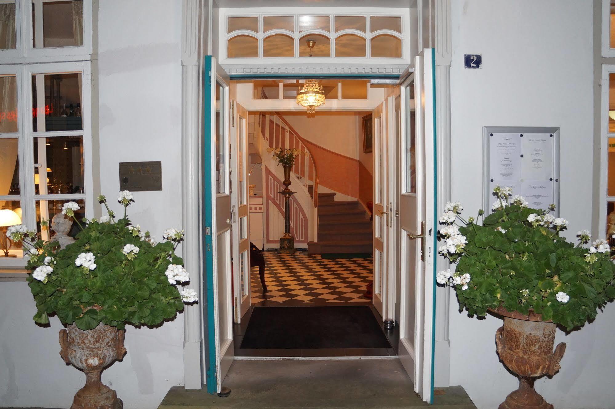 Hotel Busch Westerstede Exteriör bild